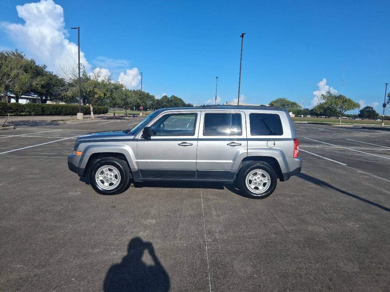 Used 2016 Jeep Patriot Sport w/ Power Value Group FWD image 3