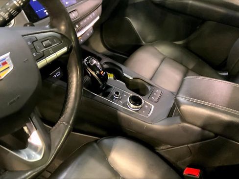 Used 2023 Cadillac XT4 Premium Luxury image 16