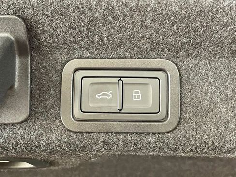 Used 2021 Audi A6 Premium Plus w/ Premium Plus Package image 29