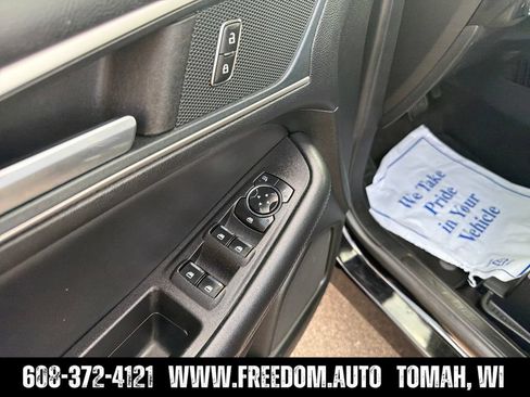 Used 2024 Ford Edge SEL AWD/4WD image 11