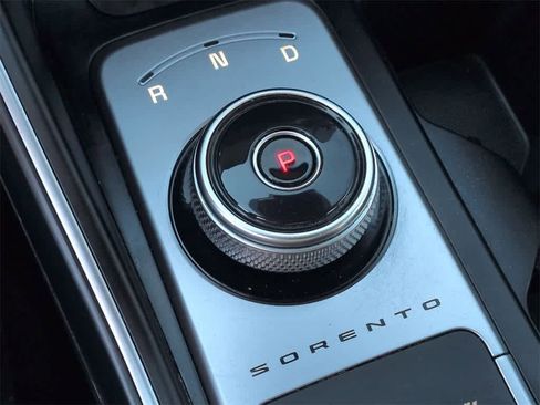 Used 2022 Kia Sorento S image 33