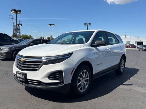 Used 2022 Chevrolet Equinox LS AWD/4WD image 7