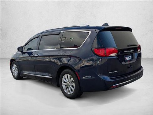 Used 2018 Chrysler Pacifica Touring-L Plus image 7