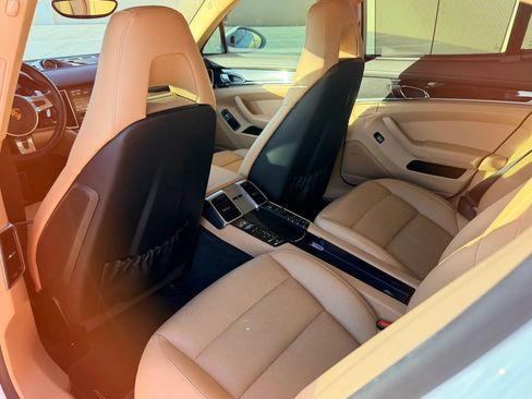 Used 2016 Porsche Panamera image 17