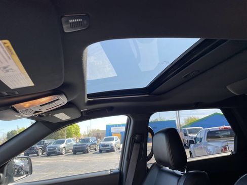 Used 2023 Dodge Durango GT AWD/4WD image 16