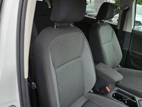 Used 2018 Volkswagen Tiguan S image 11