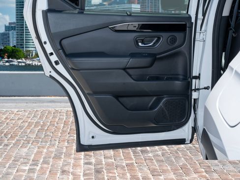 Certified 2023 Honda Pilot Touring image 13