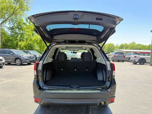Used 2024 Subaru Forester Premium AWD/4WD image 31