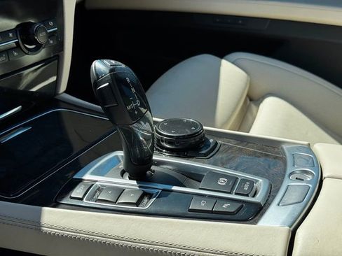Used 2014 BMW 750i RWD image 14