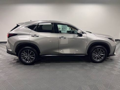Used 2025 Lexus NX 250 FWD image 4