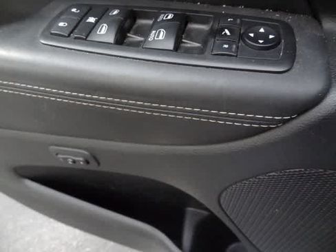 Used 2015 Jeep Grand Cherokee Overland AWD/4WD image 11