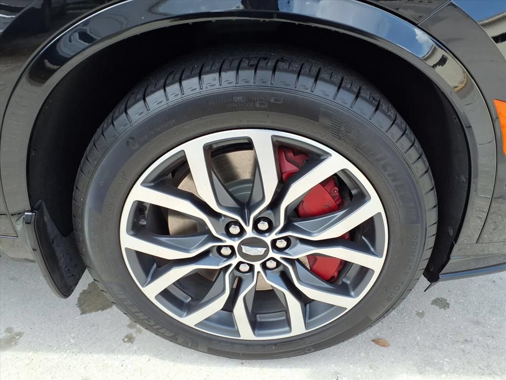 Used 2024 Cadillac XT6 Sport w/ Technology Package AWD/4WD image 7