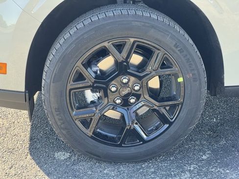 New 2025 Ford Maverick XLT w/ XLT Luxury Package image 8