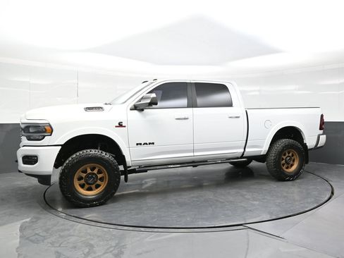 Used 2021 RAM 2500 Laramie w/ Night Edition AWD/4WD image 3