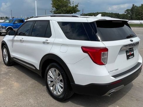 Used 2021 Ford Explorer Limited w/ Equipment Group 301A RWD image 3