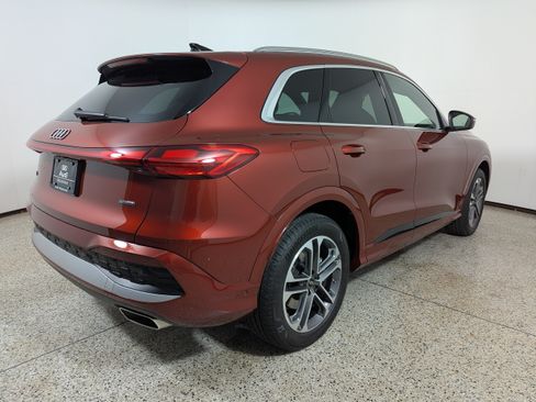 Certified 2025 Audi Q5 Prestige AWD/4WD image 7