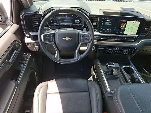 Used 2024 Chevrolet Silverado 1500 LTZ AWD/4WD image 11