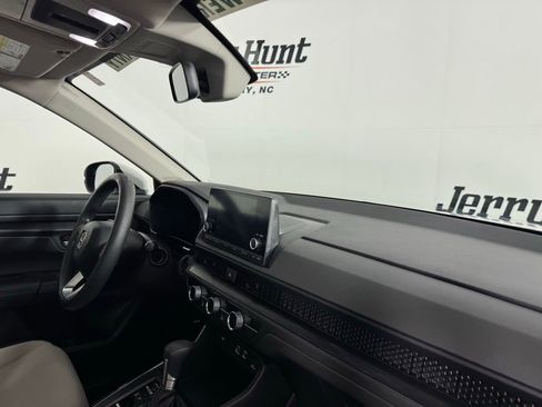 Used 2023 Honda CR-V EX image 30