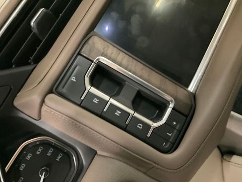 Used 2021 GMC Yukon XL Denali w/ Denali Premium Package image 24