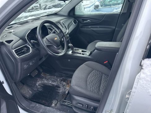 Used 2020 Chevrolet Equinox LT w/ Driver Convenience Package image 5