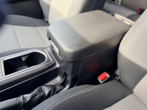 Used 2022 Toyota Tacoma TRD Off-Road image 19