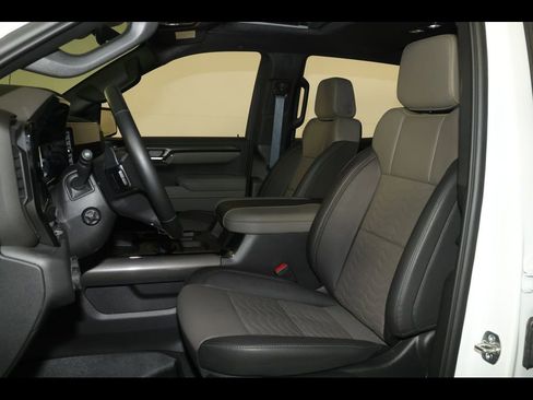 Used 2025 Chevrolet Silverado 1500 ZR2 w/ Technology Package image 27