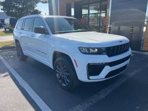 New 2026 Jeep Grand Cherokee L Limited AWD/4WD image 1