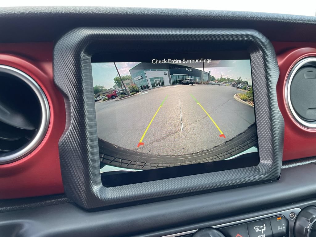 Used 2023 Jeep Wrangler Unlimited Rubicon AWD/4WD image 12
