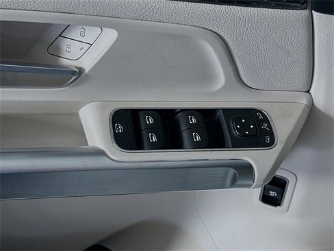 Certified 2025 Mercedes-Benz GLB 250 image 18