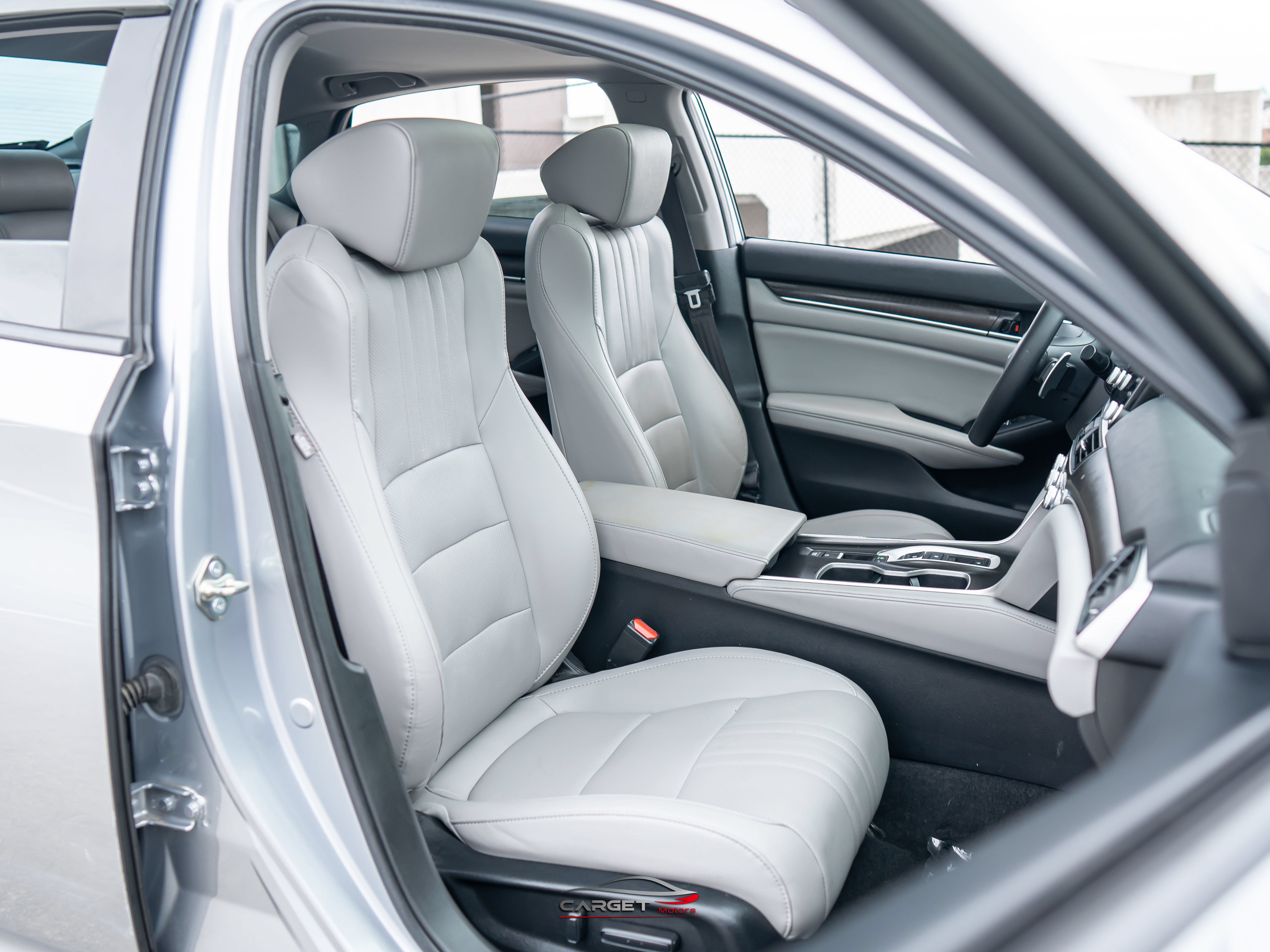 Used 2020 Honda Accord Touring image 16
