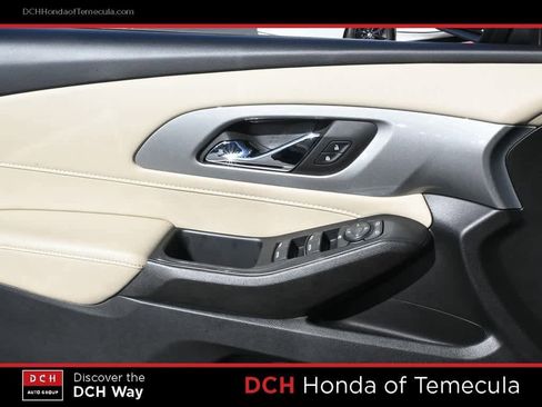 Used 2022 Chevrolet Traverse LS image 16