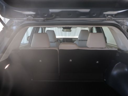 Used 2024 Toyota Corolla Cross L image 19