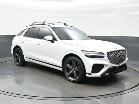 Certified 2023 Genesis GV70 2.5T w/ Sport Prestige Package image 8