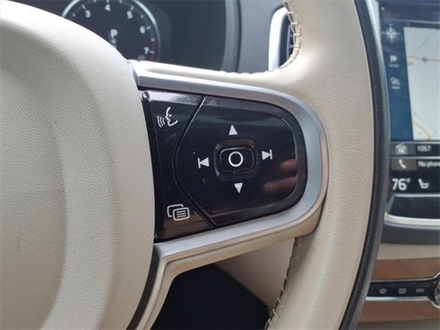 Used 2021 Volvo XC90 T5 Momentum w/ Advanced Package image 23