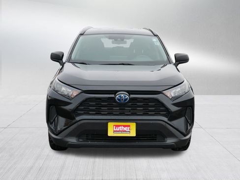 Used 2019 Toyota RAV4 LE image 2
