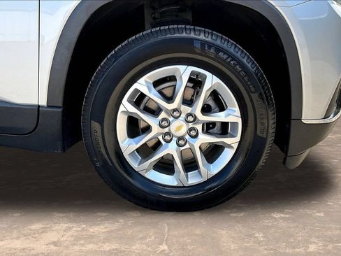 Used 2021 Chevrolet Traverse LT FWD image 36