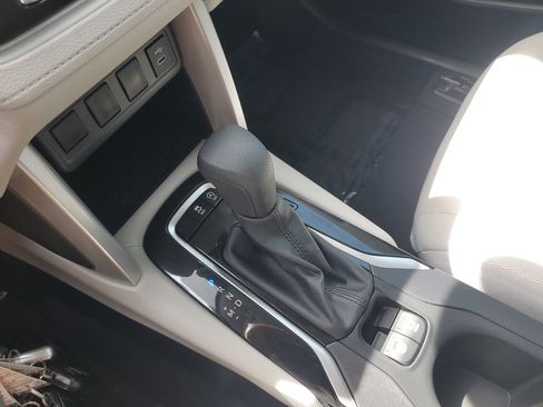 Used 2025 Toyota Corolla Cross L image 28