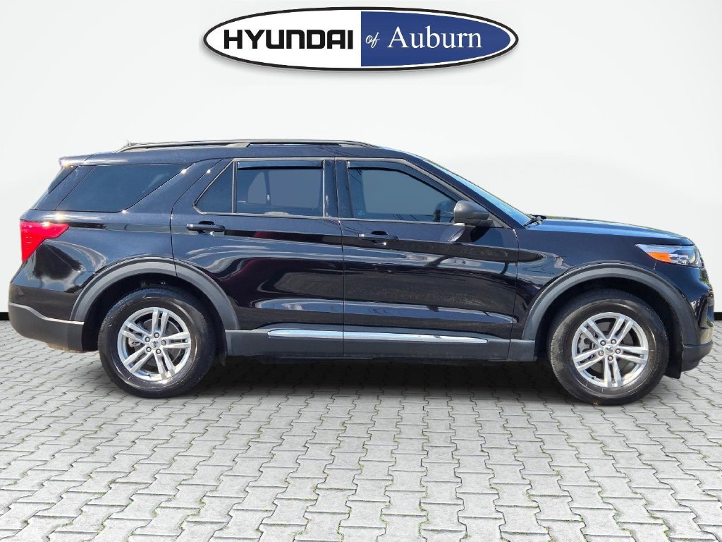 Used 2024 Ford Explorer XLT RWD image 4