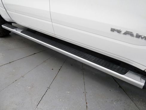 Used 2022 RAM 1500 Big Horn AWD/4WD image 37