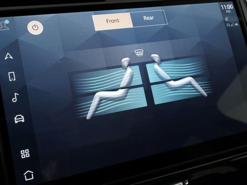 Used 2024 Land Rover Discovery S image 65