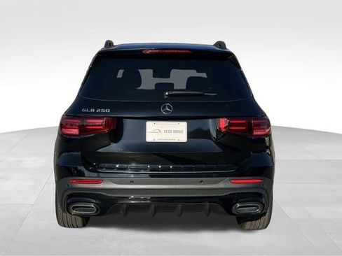 Used 2024 Mercedes-Benz GLB 250 image 4