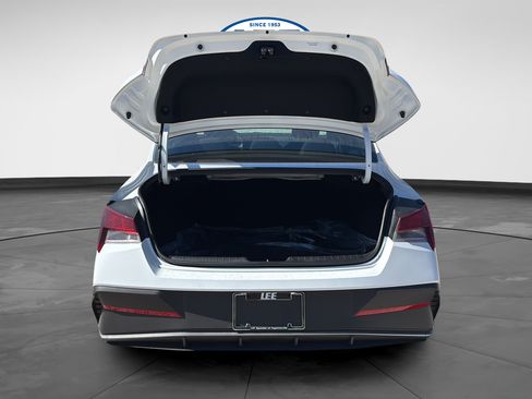 Certified 2026 Hyundai Elantra Sport FWD image 18