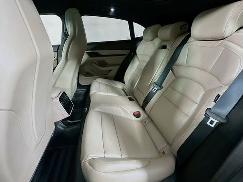 Used 2022 Porsche Taycan 4 Cross Turismo image 9