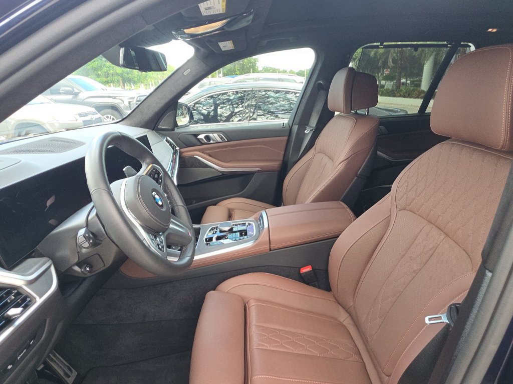 Used 2026 BMW X5 xDrive40i w/ M Sport Package AWD/4WD image 2