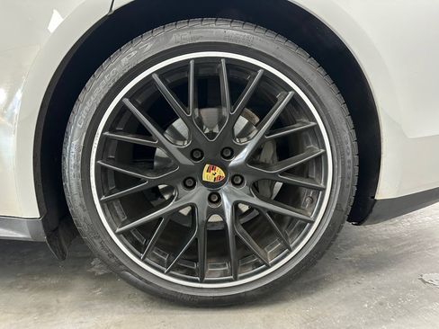 Used 2018 Porsche Panamera 4S image 81