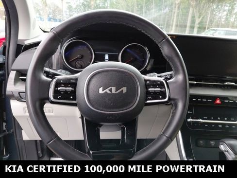 Certified 2024 Kia Carnival EX image 11