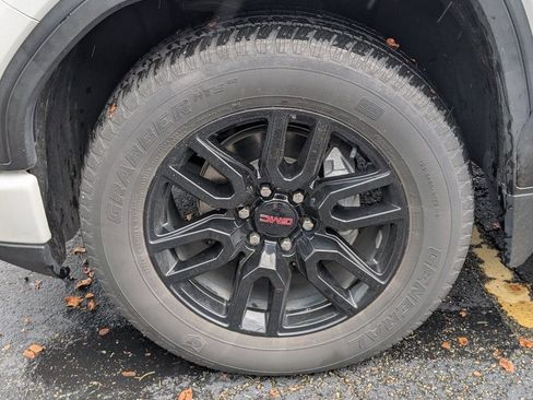 Used 2023 GMC Sierra 1500 Elevation AWD/4WD image 9