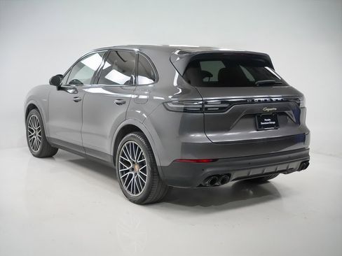 Certified 2023 Porsche Cayenne image 3
