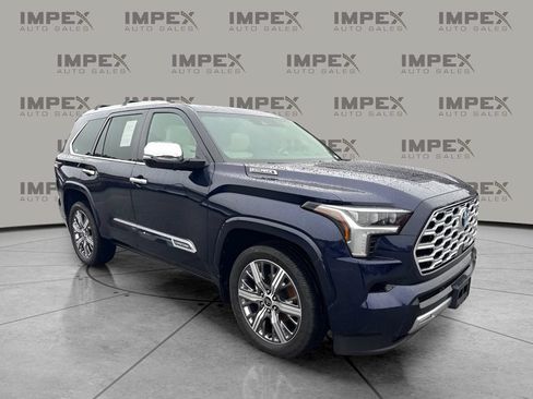 Used 2023 Toyota Sequoia Capstone AWD/4WD image 4
