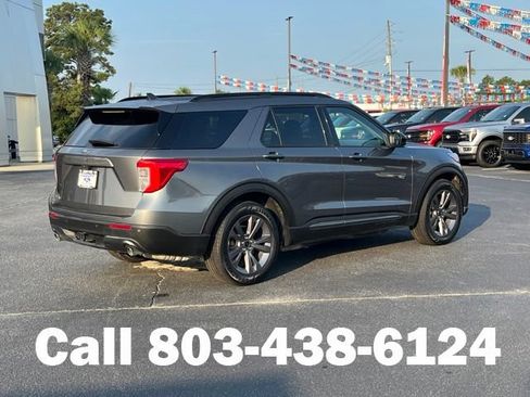 Used 2023 Ford Explorer XLT w/ Equipment Group 202A RWD image 3